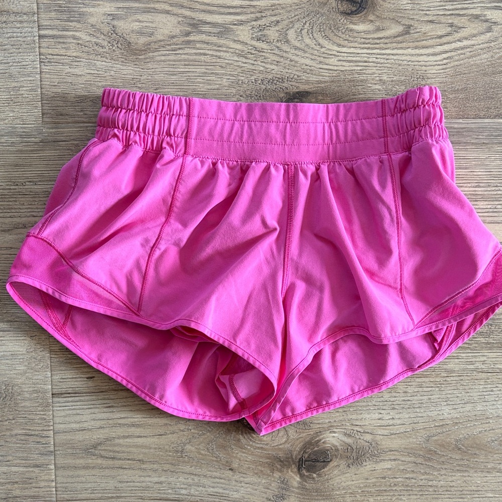 lululemon athletica hottie hot shorts size 6